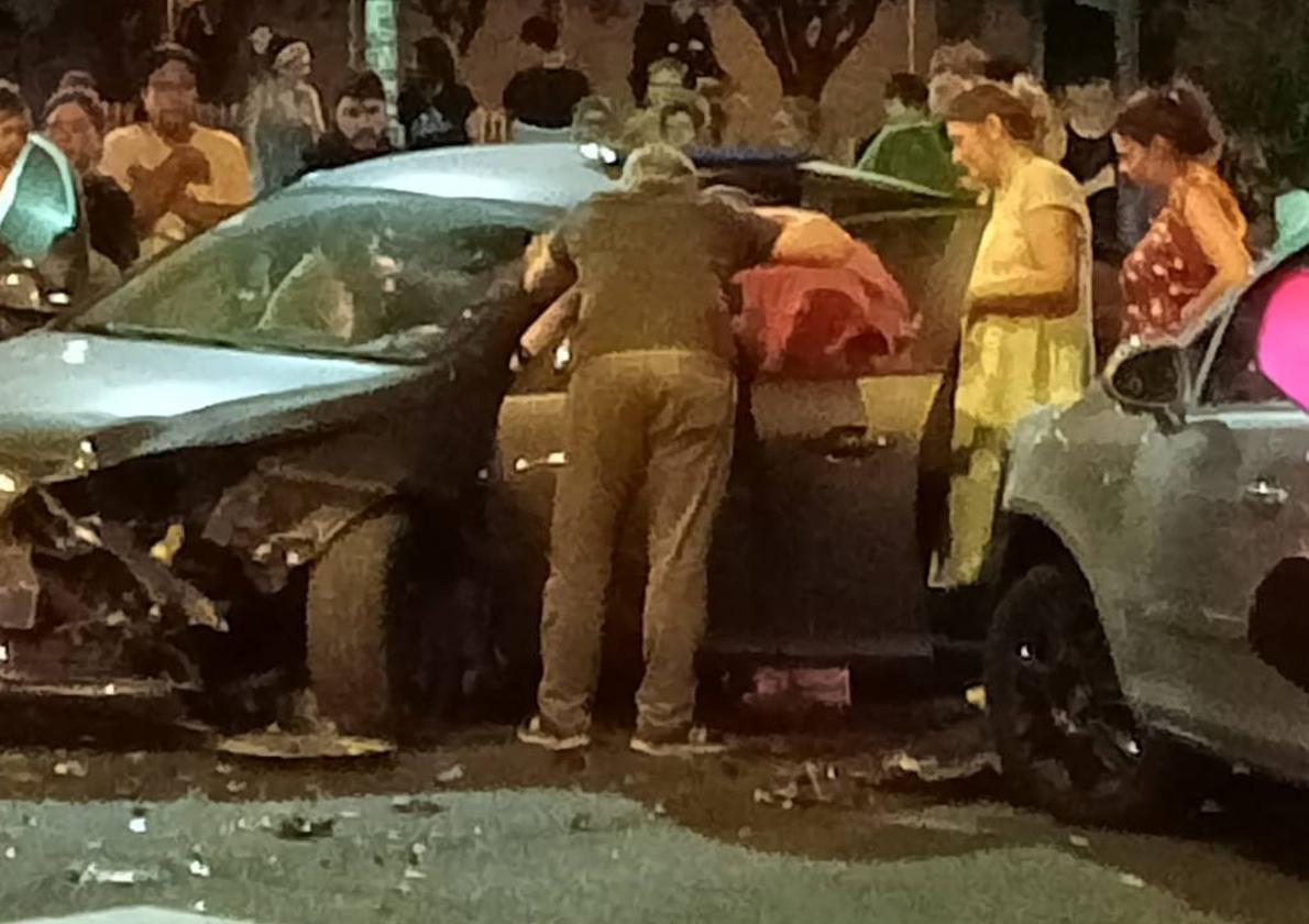 Dos Heridos Tras Un Aparatoso Accidente En El Paseo Del Rollo La